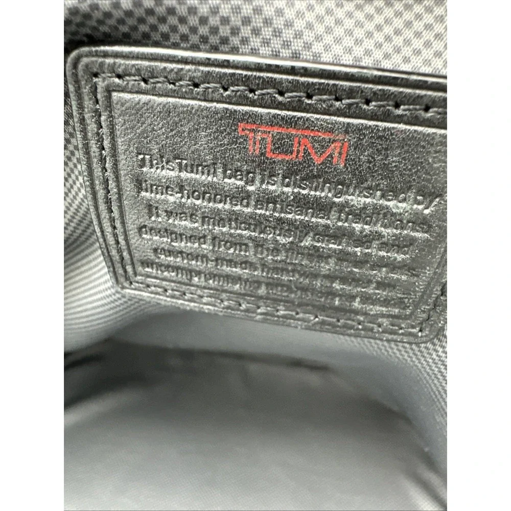 Tumi Alpha 2 Compact Large Screen Briefcase Laptop Bag Nylon Black 26114D2 Read